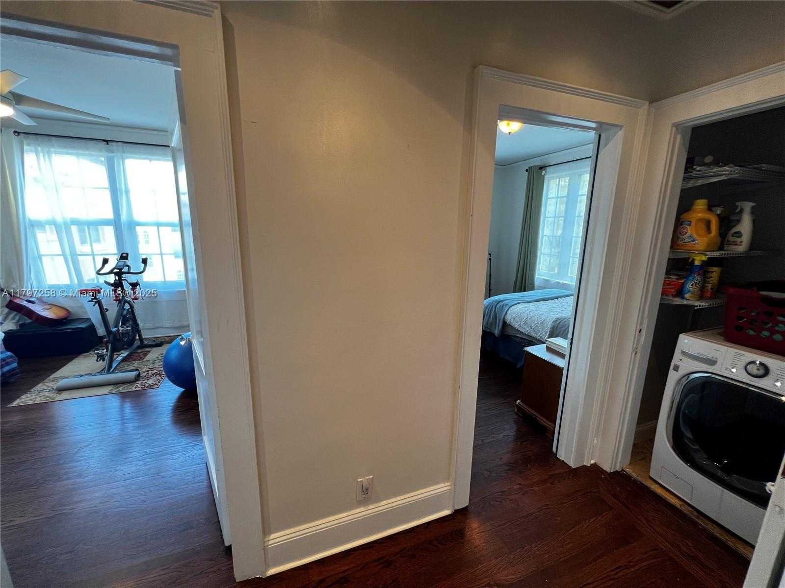 Small Image of 3224 BISCAYNE BLVD #F3, Miami Number 11