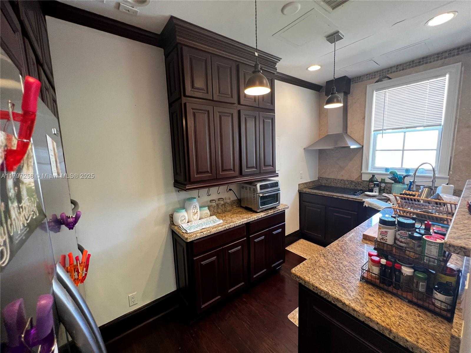 Small Image of 3224 BISCAYNE BLVD #F3, Miami Number 5