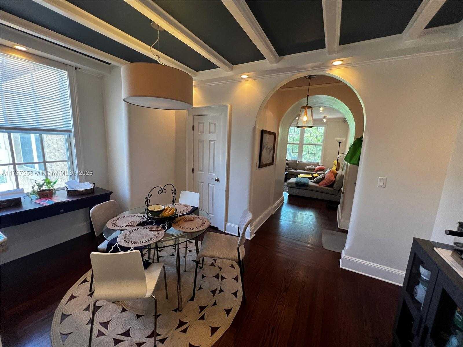 Small Image of 3224 BISCAYNE BLVD #F3, Miami Number 7