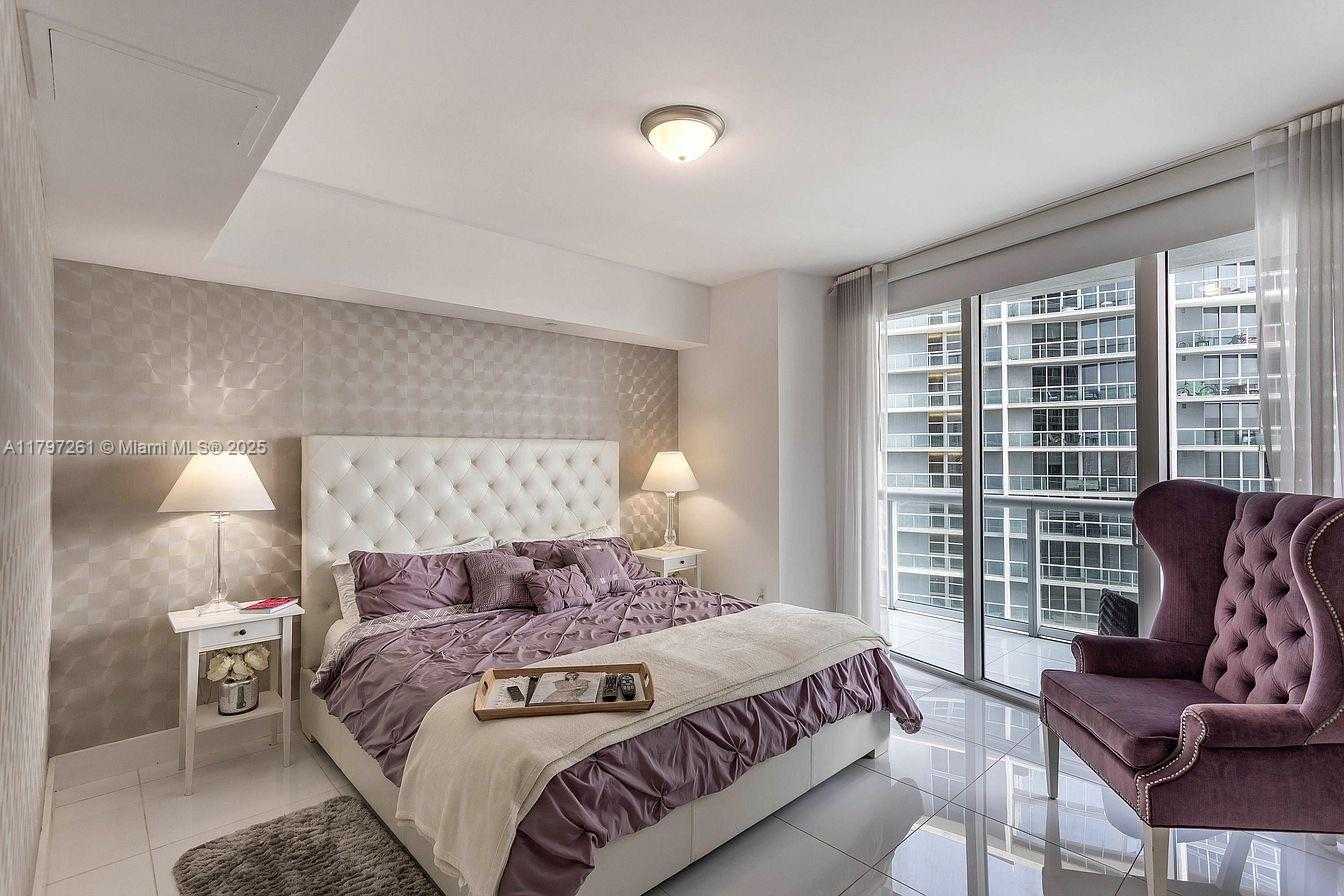 Small Image of 495 BRICKELL AVE #4706, Miami Number 11