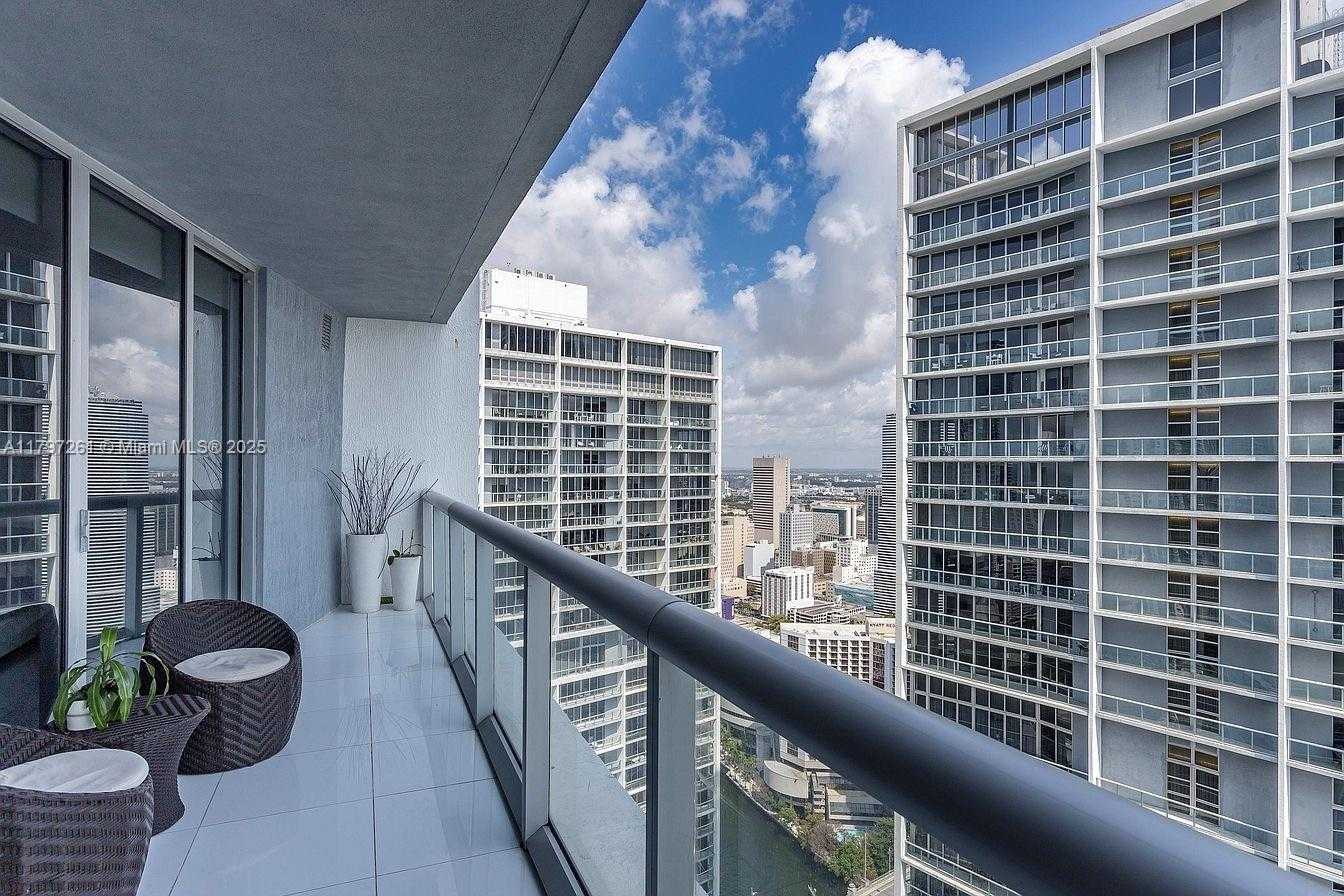 Small Image of 495 BRICKELL AVE #4706, Miami Number 12