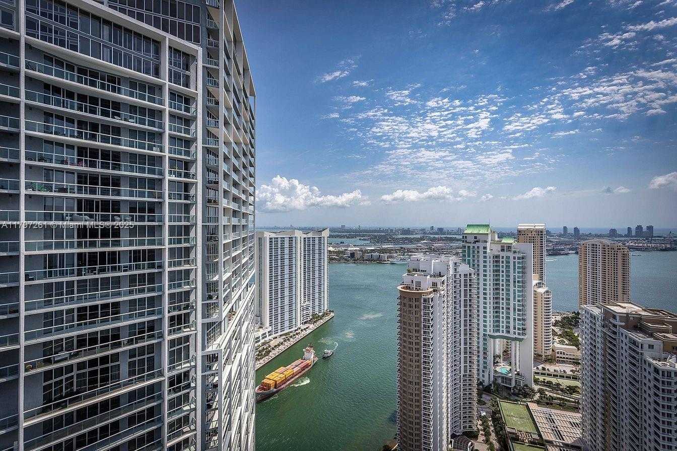 Small Image of 495 BRICKELL AVE #4706, Miami Number 15