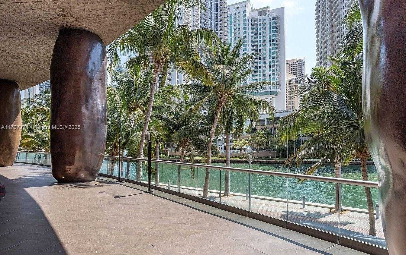 Small Image of 495 BRICKELL AVE #4706, Miami Number 3