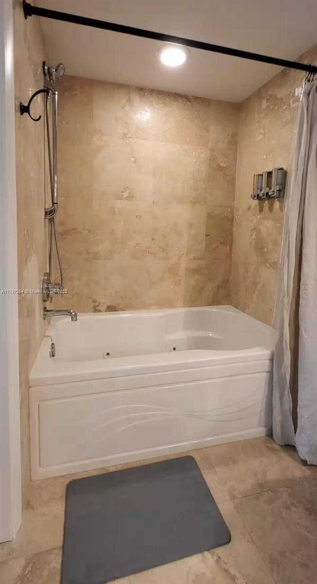 Small Image of 41 SOUTH EAST 5TH ST #714, Miami Number 12
