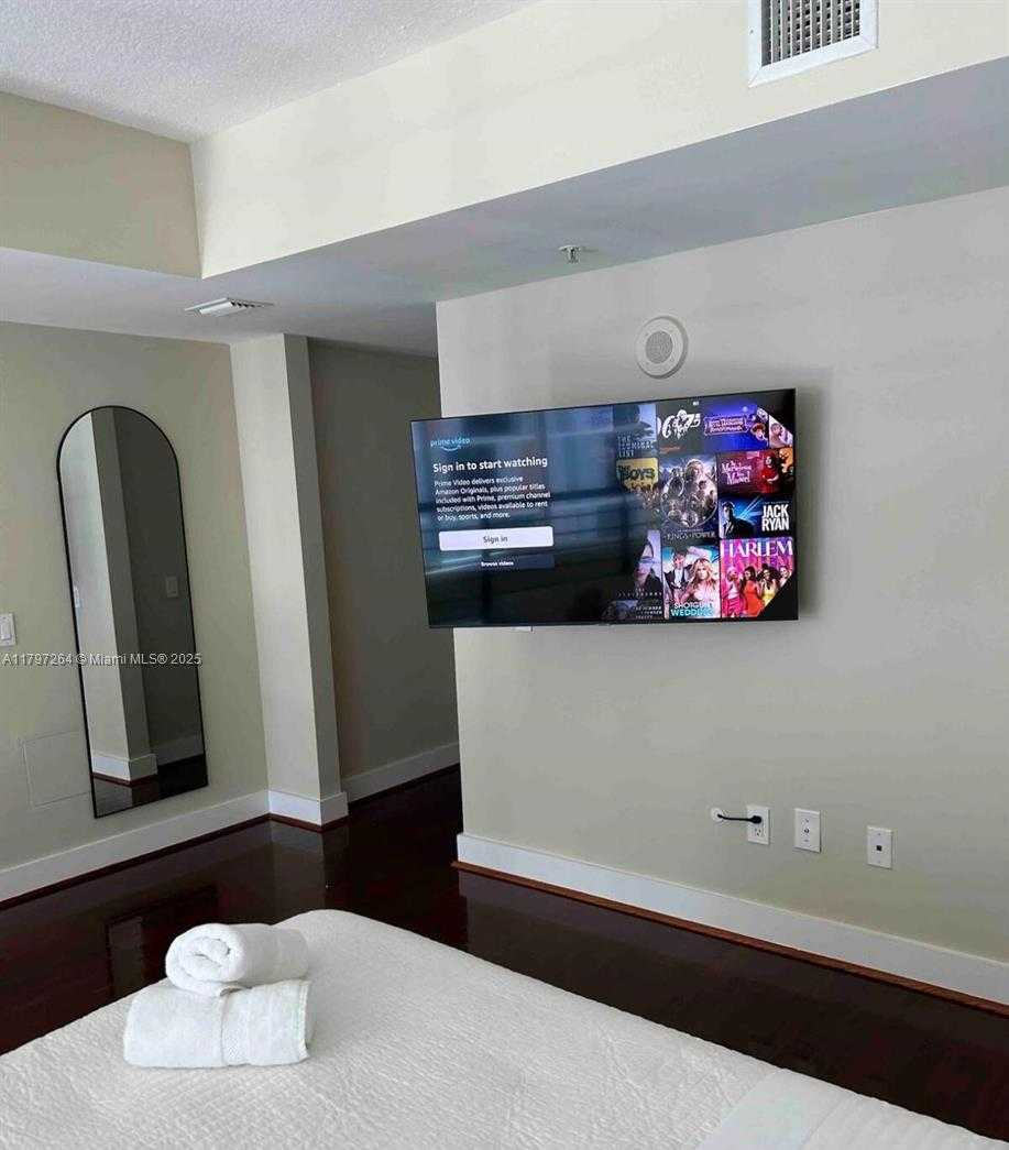 Small Image of 41 SOUTH EAST 5TH ST #714, Miami Number 18
