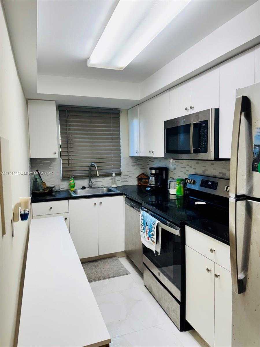 Small Image of 7348 SOUTH WEST 82ND ST #C117, Miami Number 4
