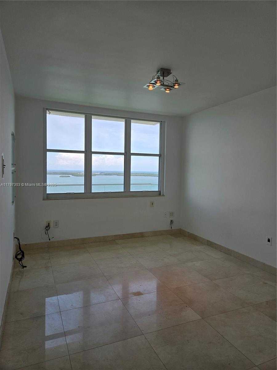 Small Image of 800 CLAUGHTON ISLAND DR #2704, Miami Number 10