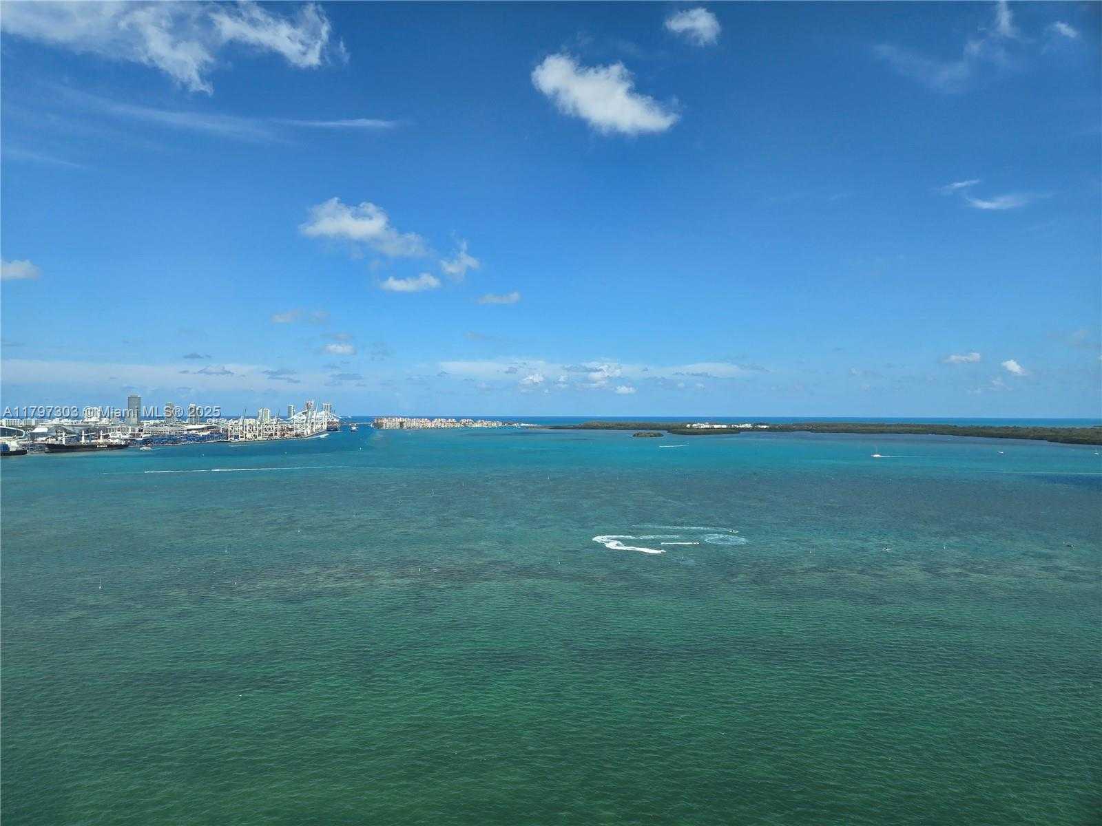 Small Image of 800 CLAUGHTON ISLAND DR #2704, Miami Number 17