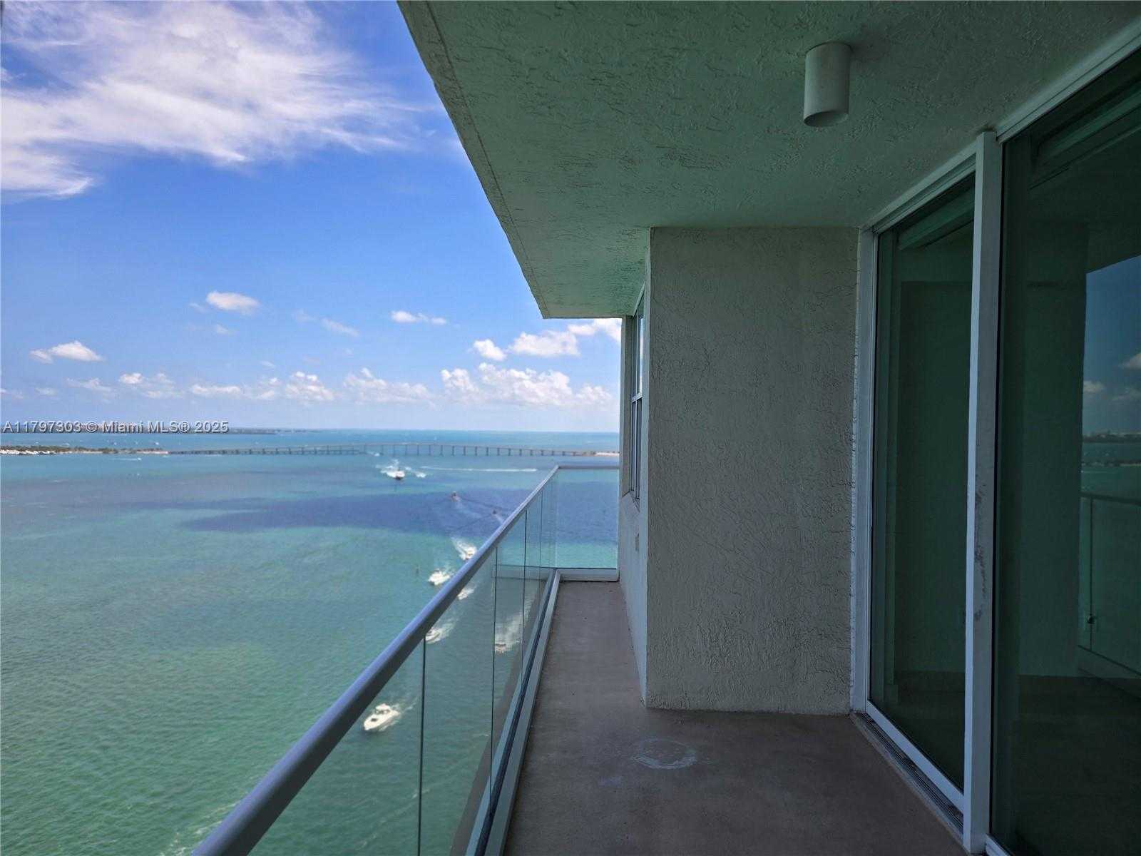 Small Image of 800 CLAUGHTON ISLAND DR #2704, Miami Number 18