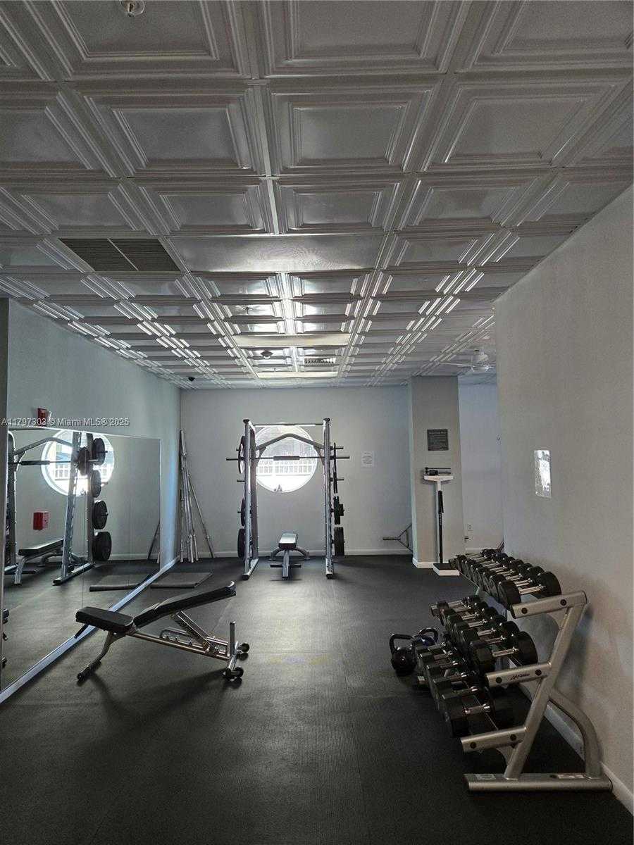 Small Image of 800 CLAUGHTON ISLAND DR #2704, Miami Number 23