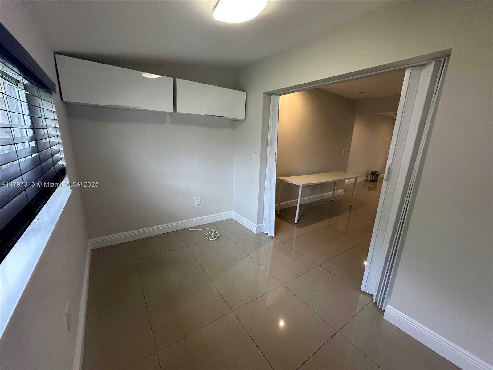 Small Image of 2155 BIARRITZ DR, Miami Beach Number 10
