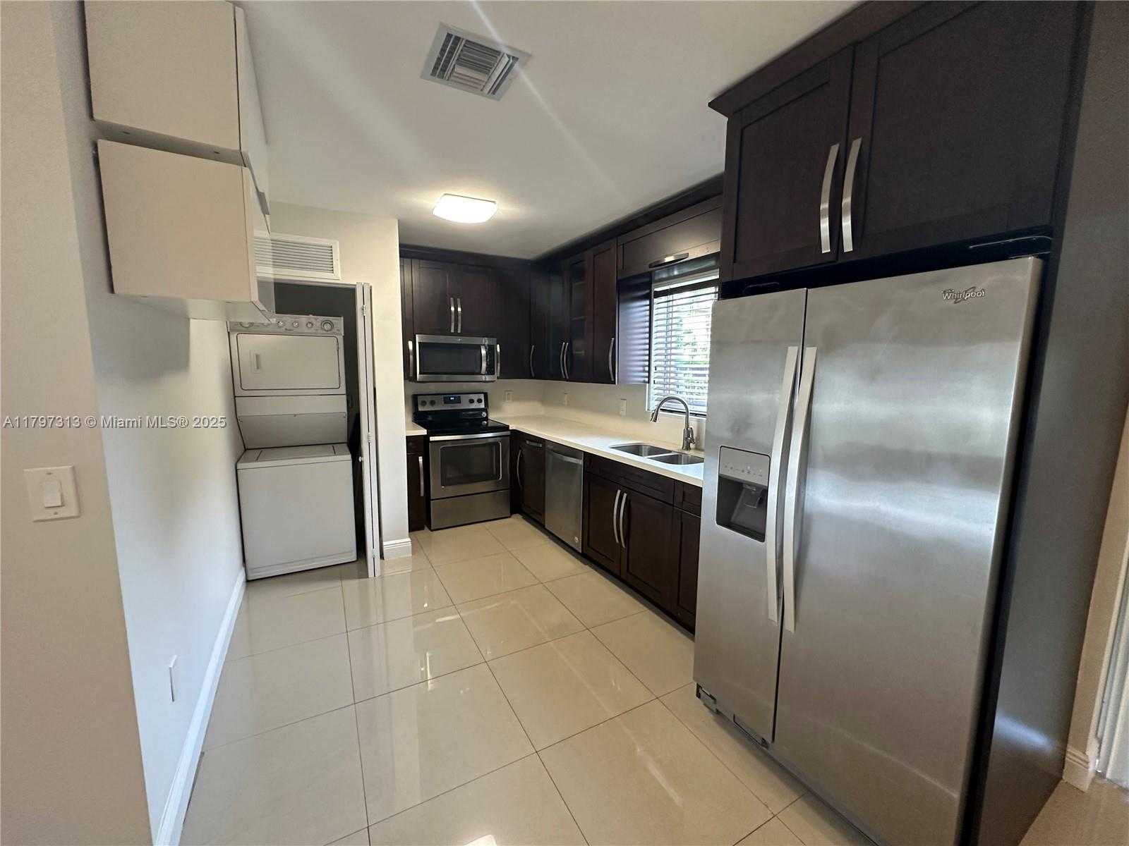 Small Image of 2155 BIARRITZ DR, Miami Beach Number 18