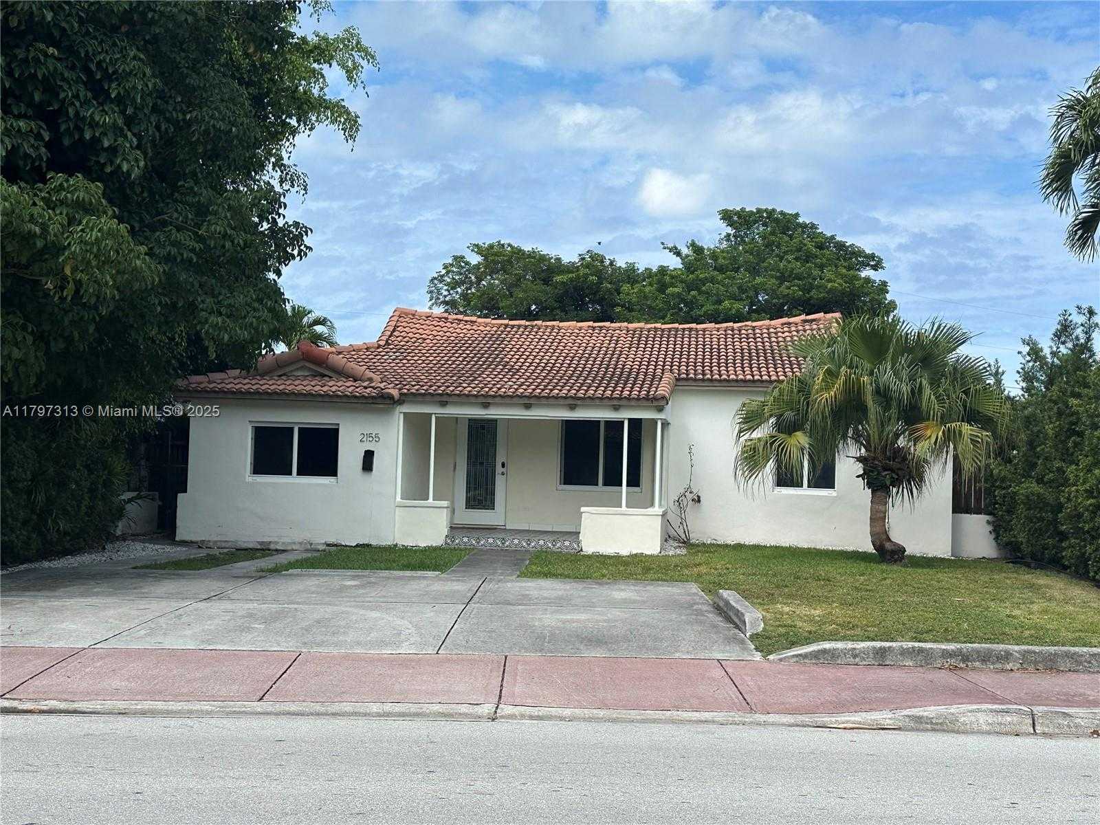 Small Image of 2155 BIARRITZ DR, Miami Beach Number 4