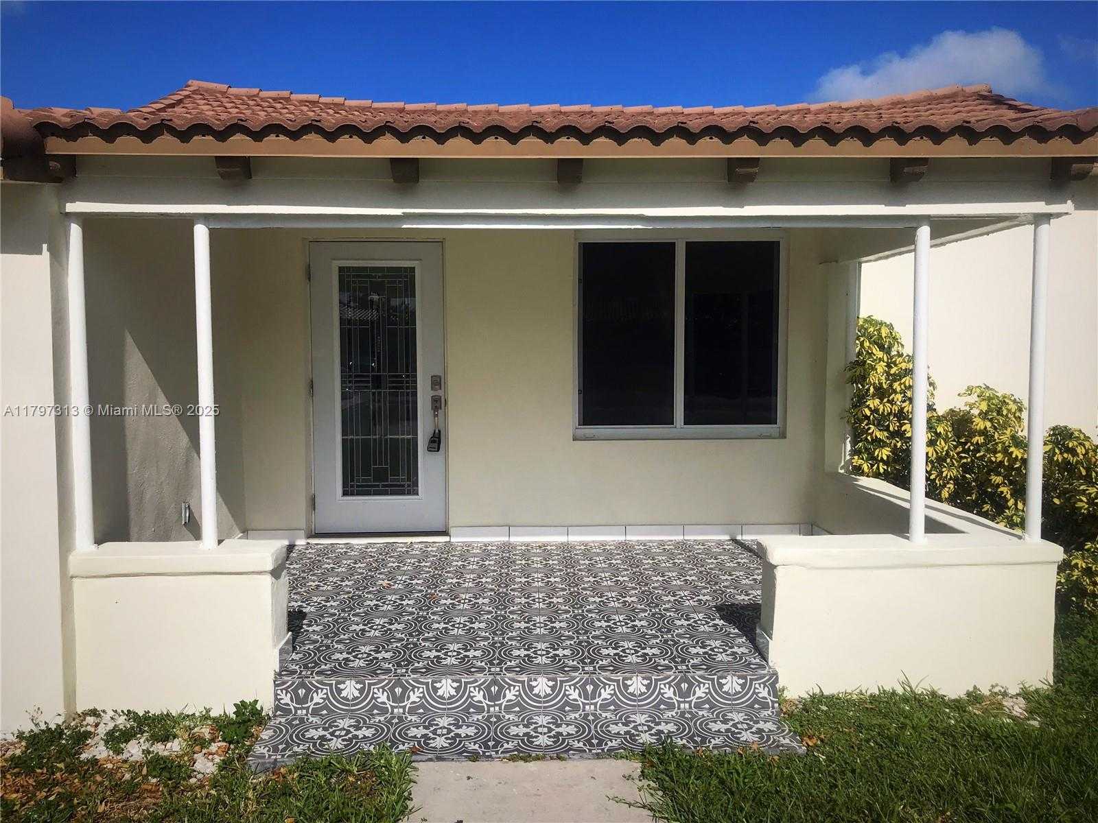 Small Image of 2155 BIARRITZ DR, Miami Beach Number 5