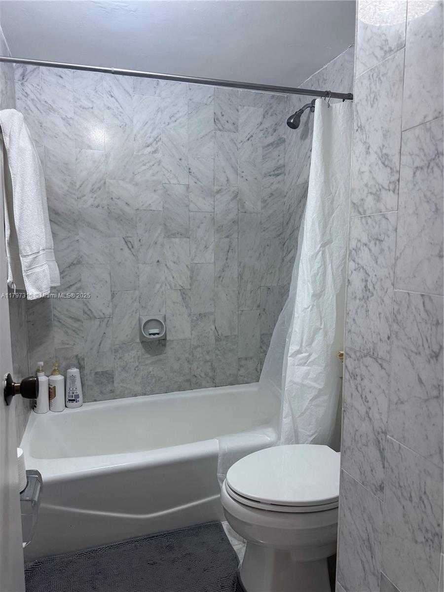 Small Image of 1450 BRICKELL BAY DR #1604, Miami Number 11