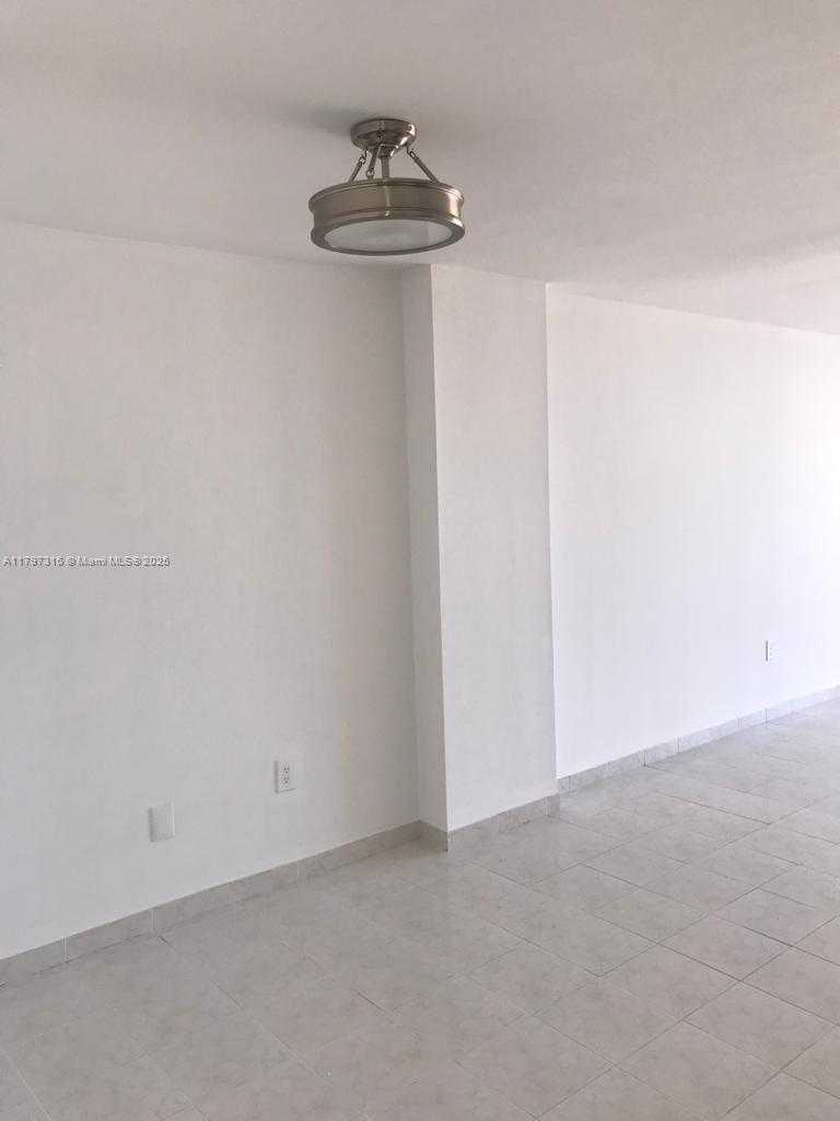 Small Image of 1450 BRICKELL BAY DR #1604, Miami Number 13