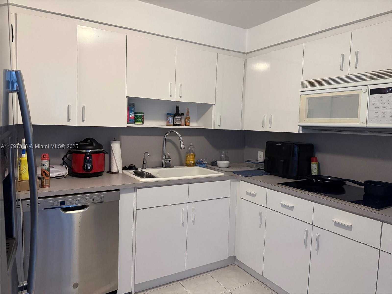 Small Image of 1450 BRICKELL BAY DR #1604, Miami Number 8