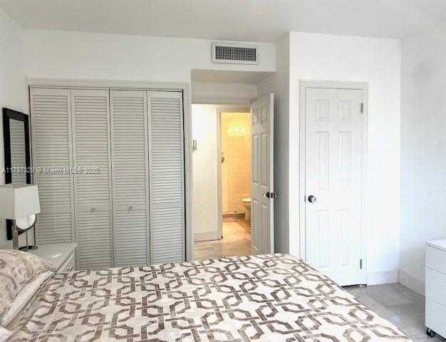 Small Image of 1408 BRICKELL BAY DR #103, Miami Number 13