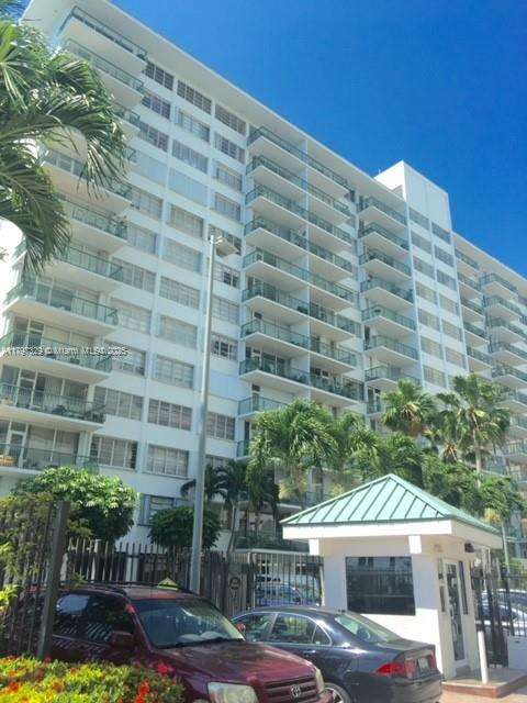 Small Image of 1408 BRICKELL BAY DR #103, Miami Number 20