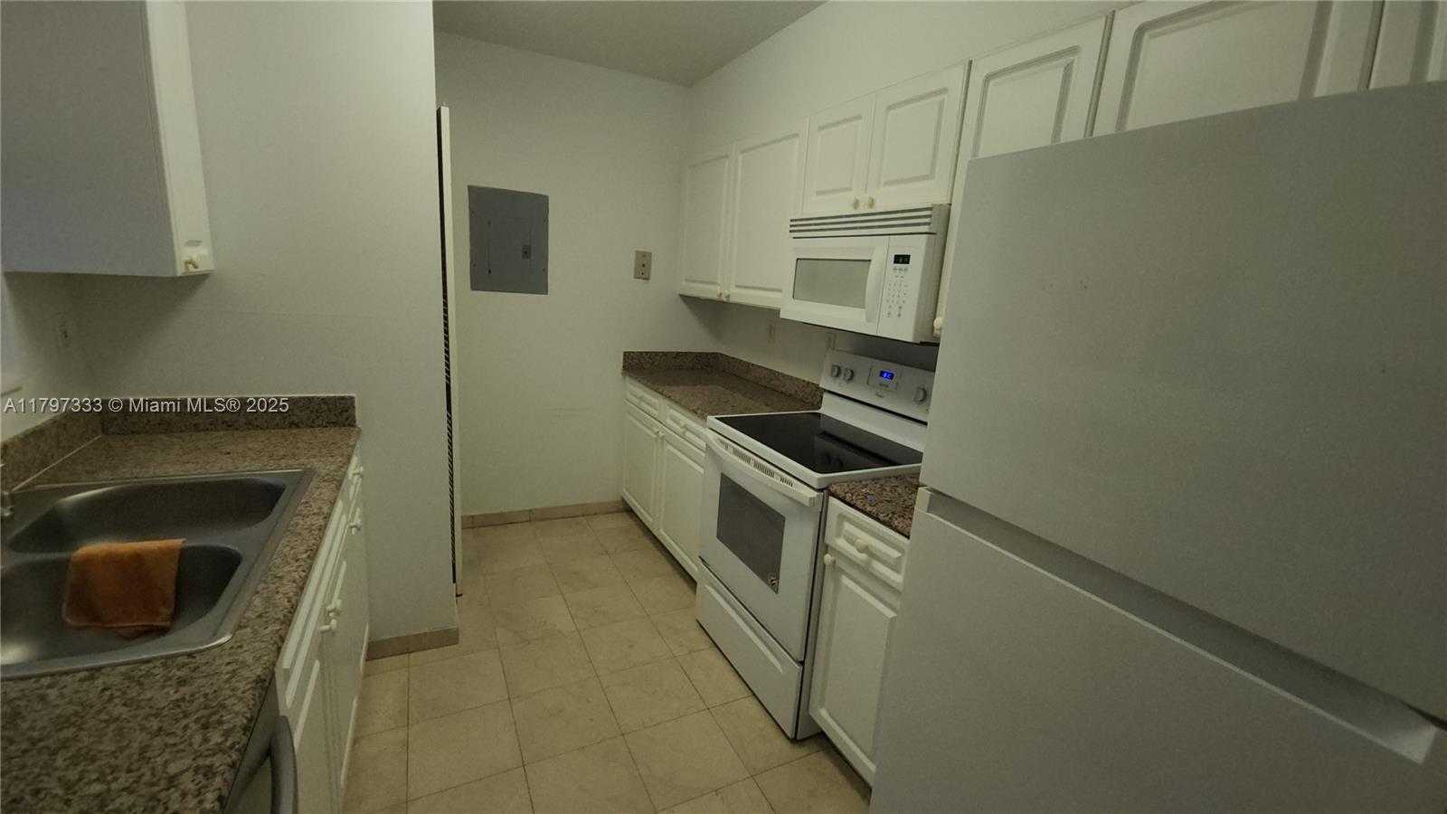 Small Image of 5900 COLLINS AVE #906, Miami Beach Number 10