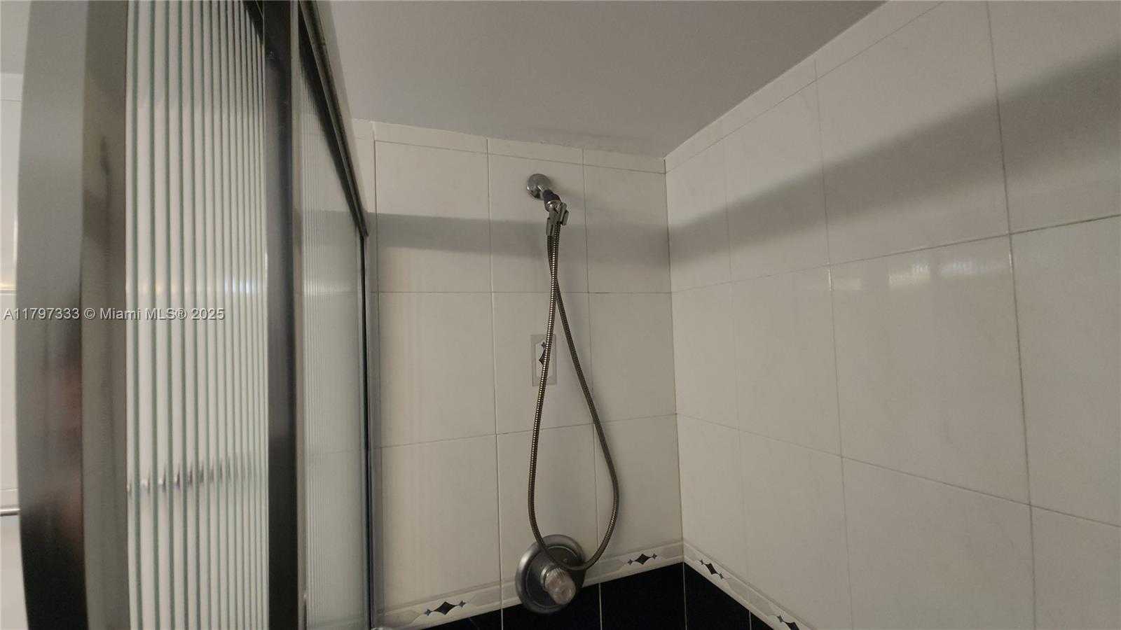 Small Image of 5900 COLLINS AVE #906, Miami Beach Number 16
