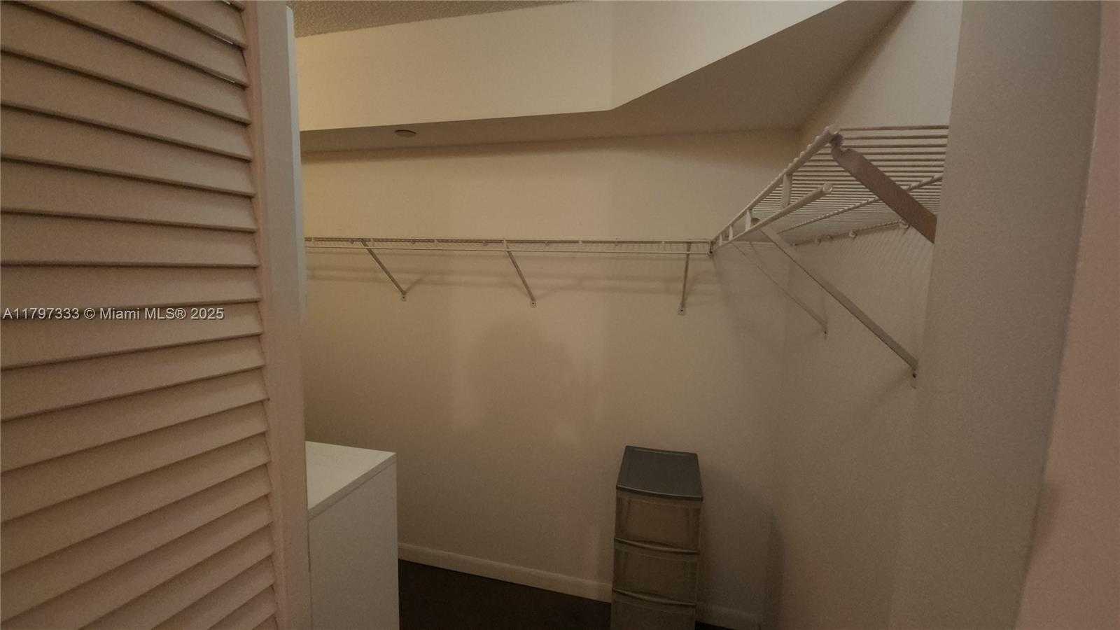 Small Image of 5900 COLLINS AVE #906, Miami Beach Number 19