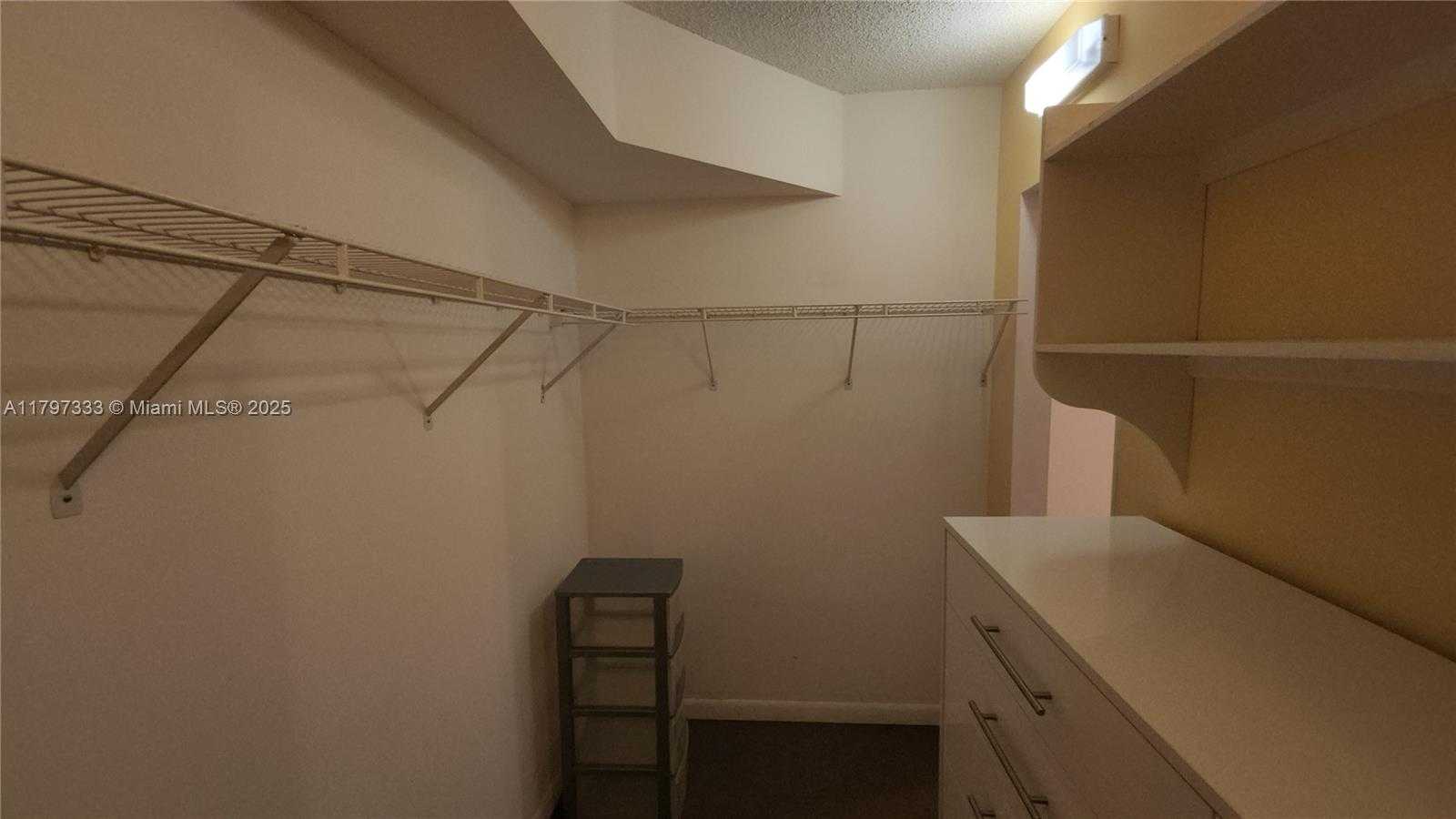 Small Image of 5900 COLLINS AVE #906, Miami Beach Number 20