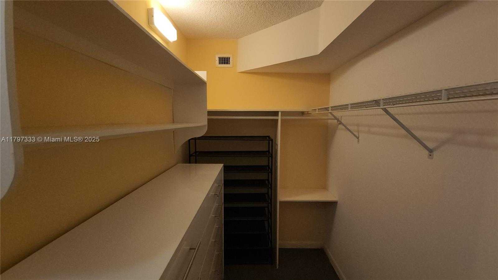 Small Image of 5900 COLLINS AVE #906, Miami Beach Number 21