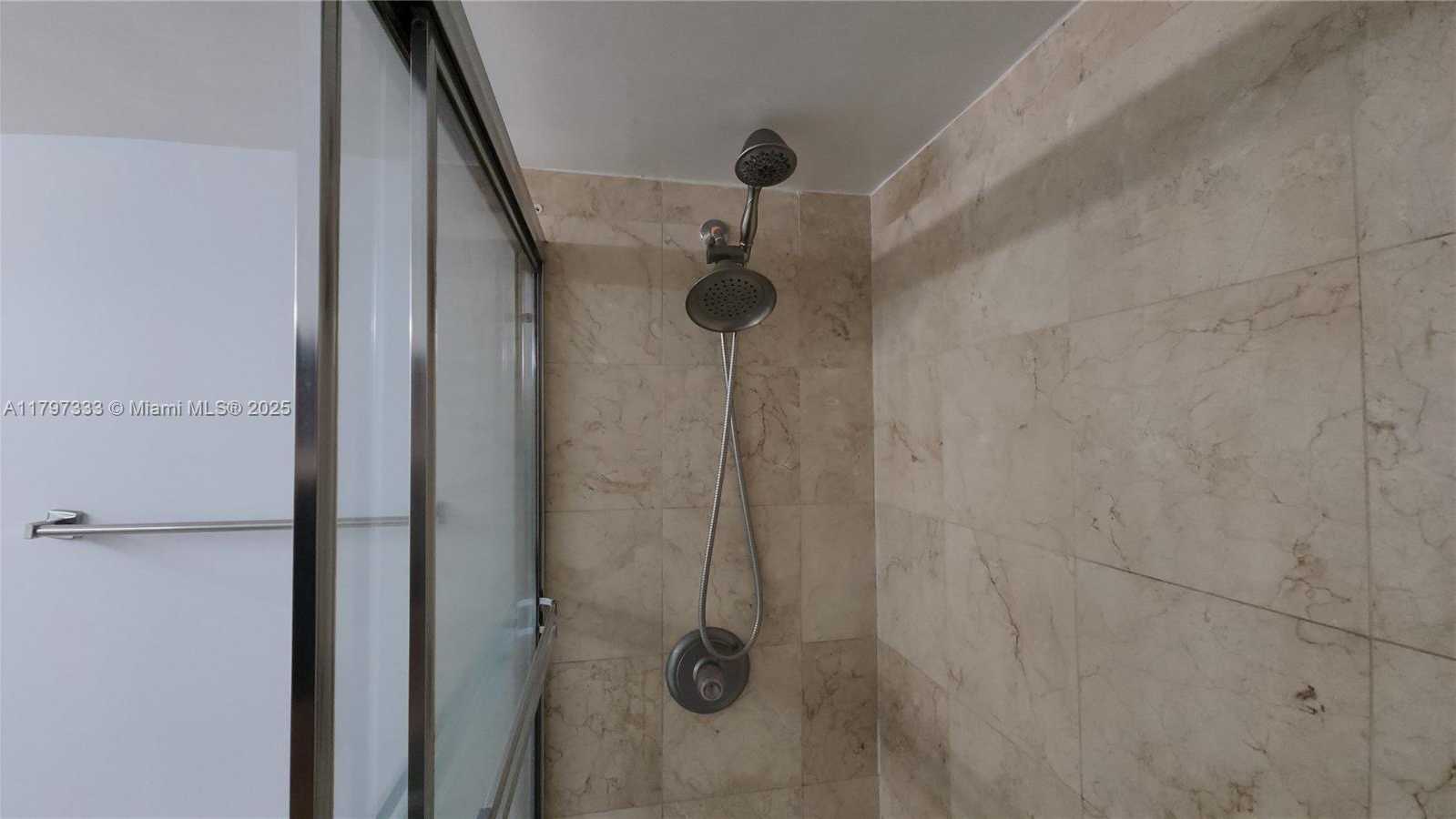 Small Image of 5900 COLLINS AVE #906, Miami Beach Number 24
