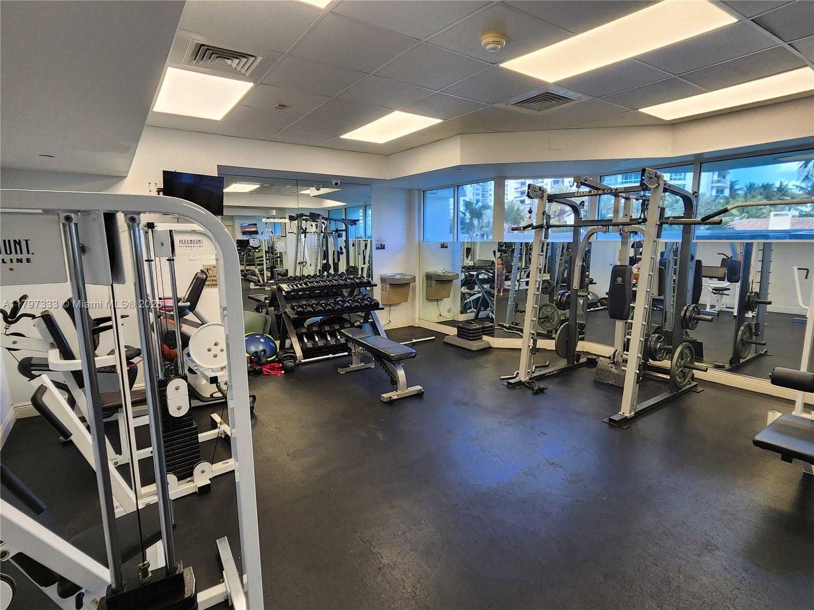 Small Image of 5900 COLLINS AVE #906, Miami Beach Number 27