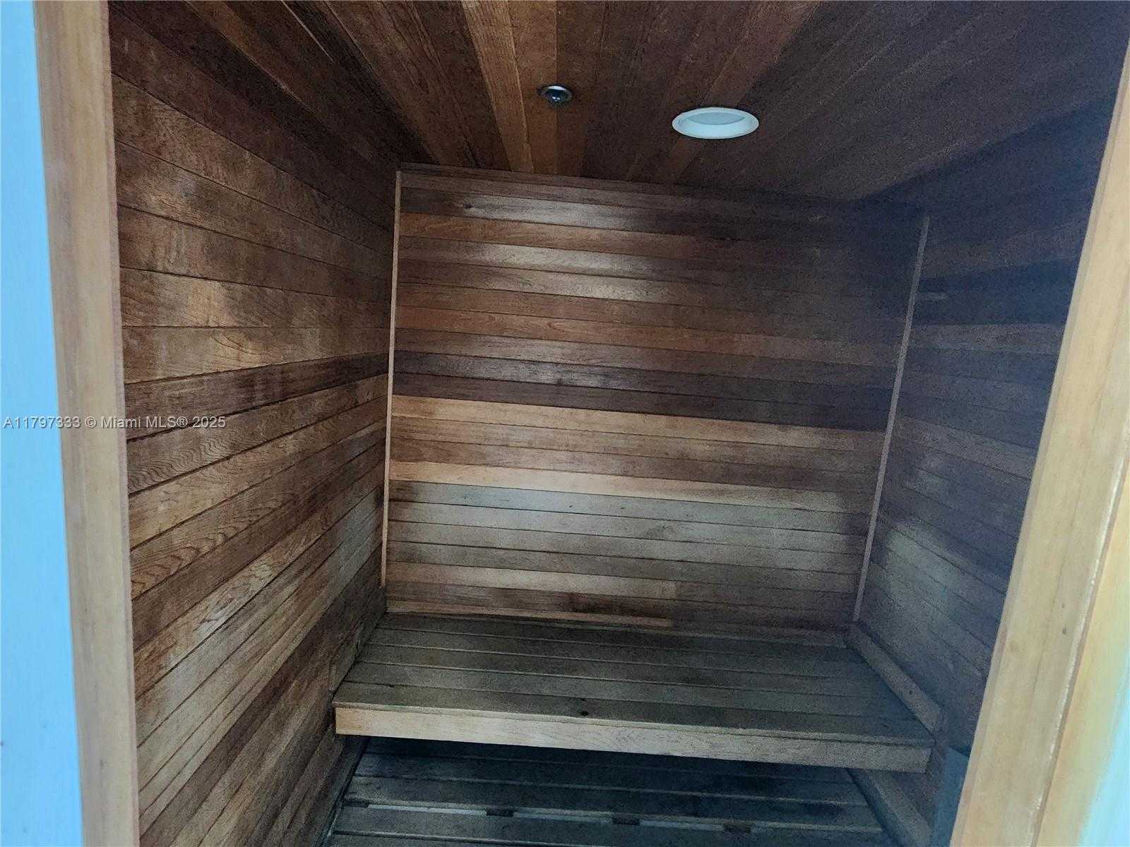Small Image of 5900 COLLINS AVE #906, Miami Beach Number 30