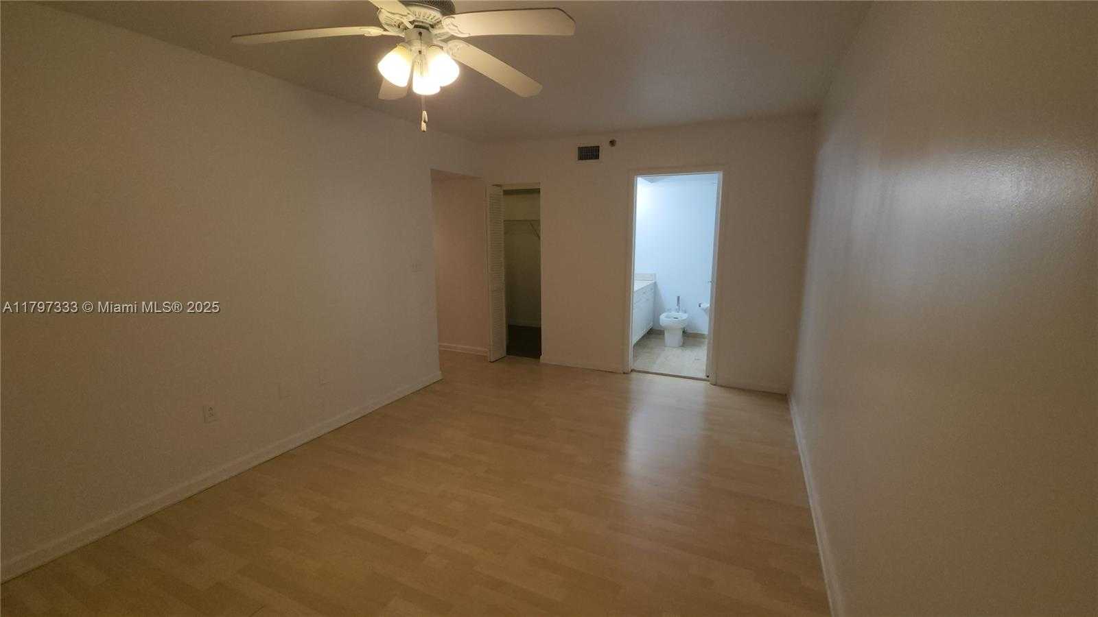 Small Image of 5900 COLLINS AVE #906, Miami Beach Number 35