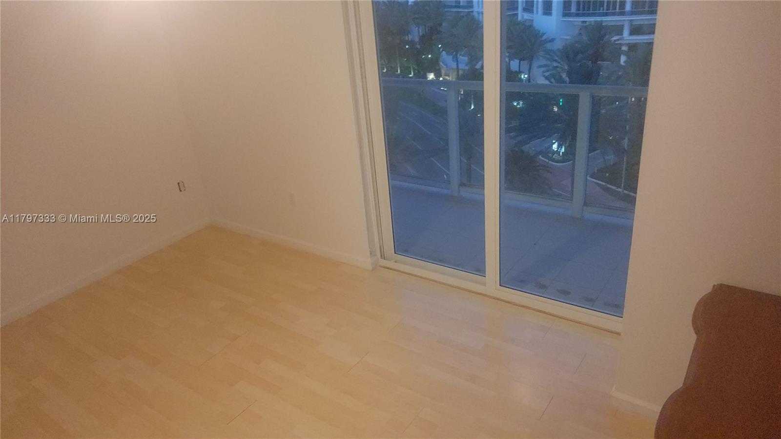 Small Image of 5900 COLLINS AVE #906, Miami Beach Number 39