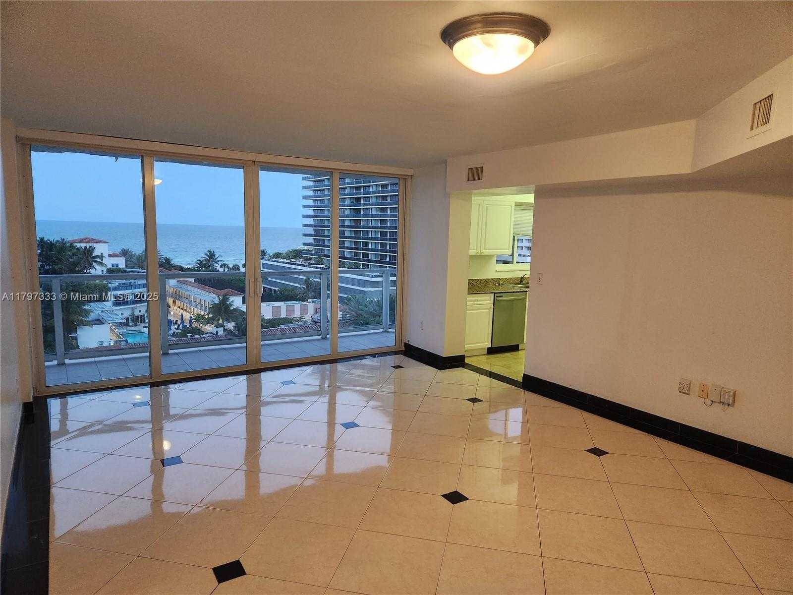 Small Image of 5900 COLLINS AVE #906, Miami Beach Number 5