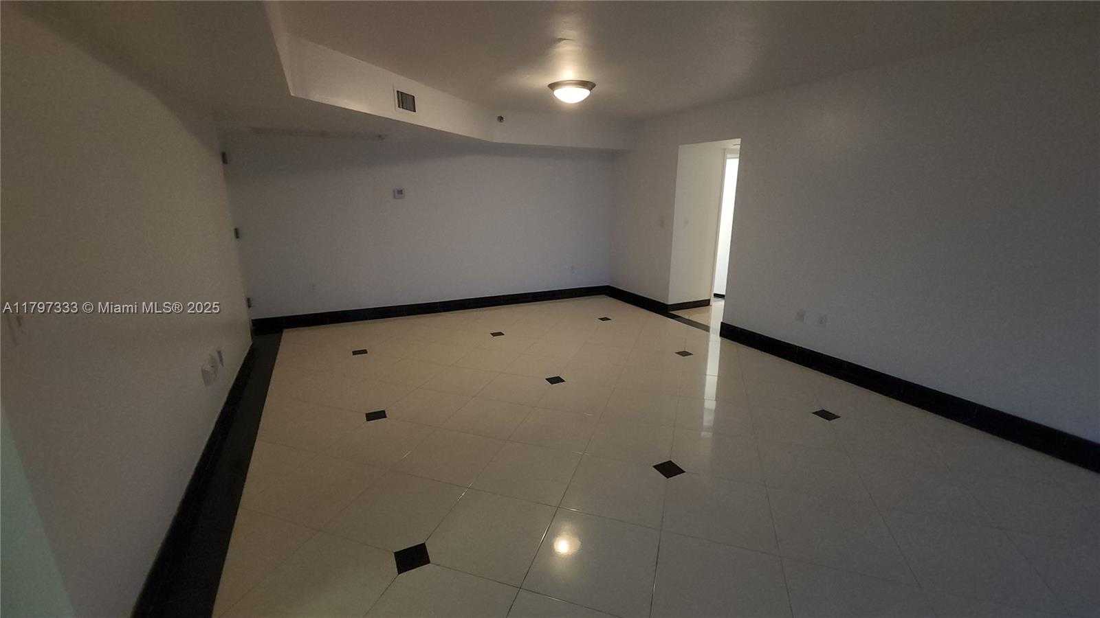 Small Image of 5900 COLLINS AVE #906, Miami Beach Number 7