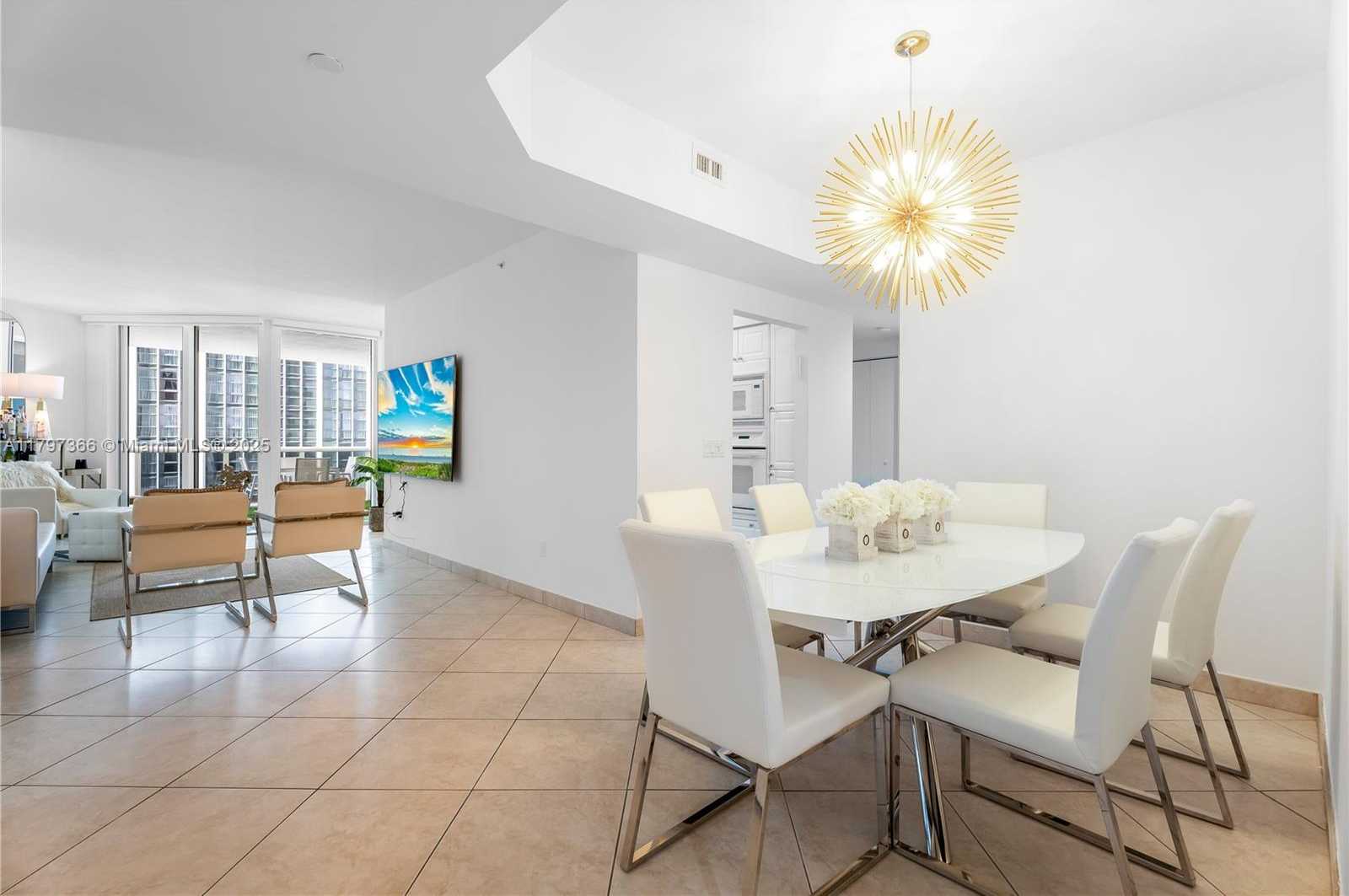 Small Image of 4779 COLLINS AVE #1008, Miami Beach Number 13
