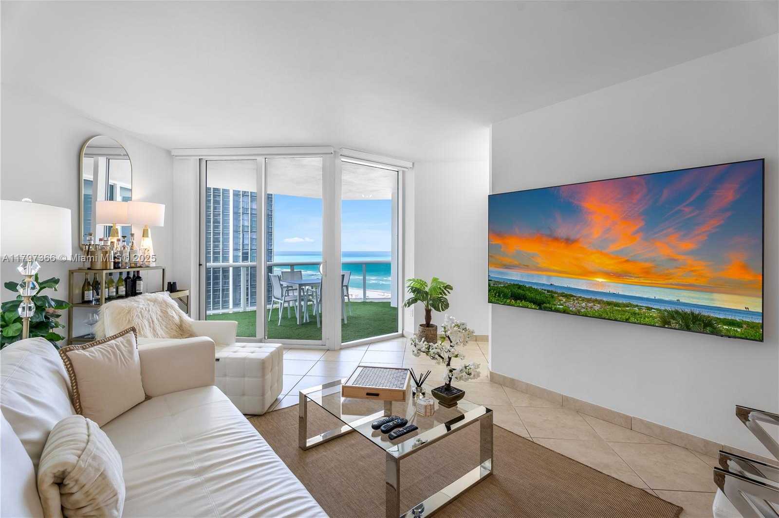 Small Image of 4779 COLLINS AVE #1008, Miami Beach Number 16