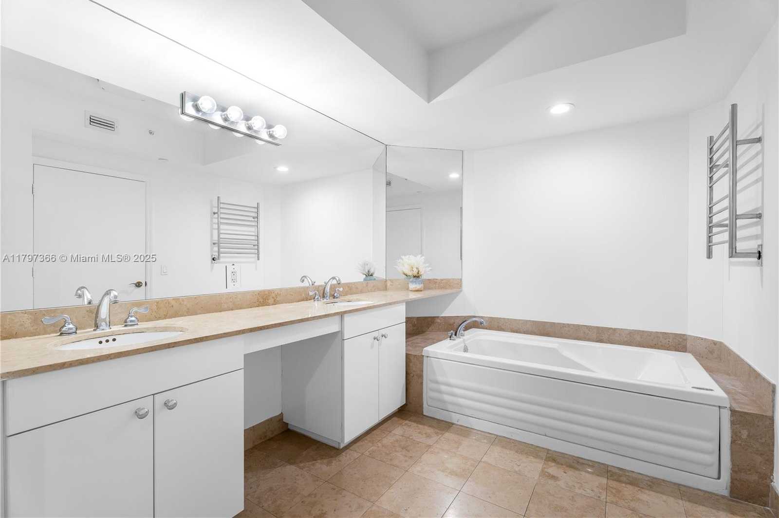 Small Image of 4779 COLLINS AVE #1008, Miami Beach Number 6