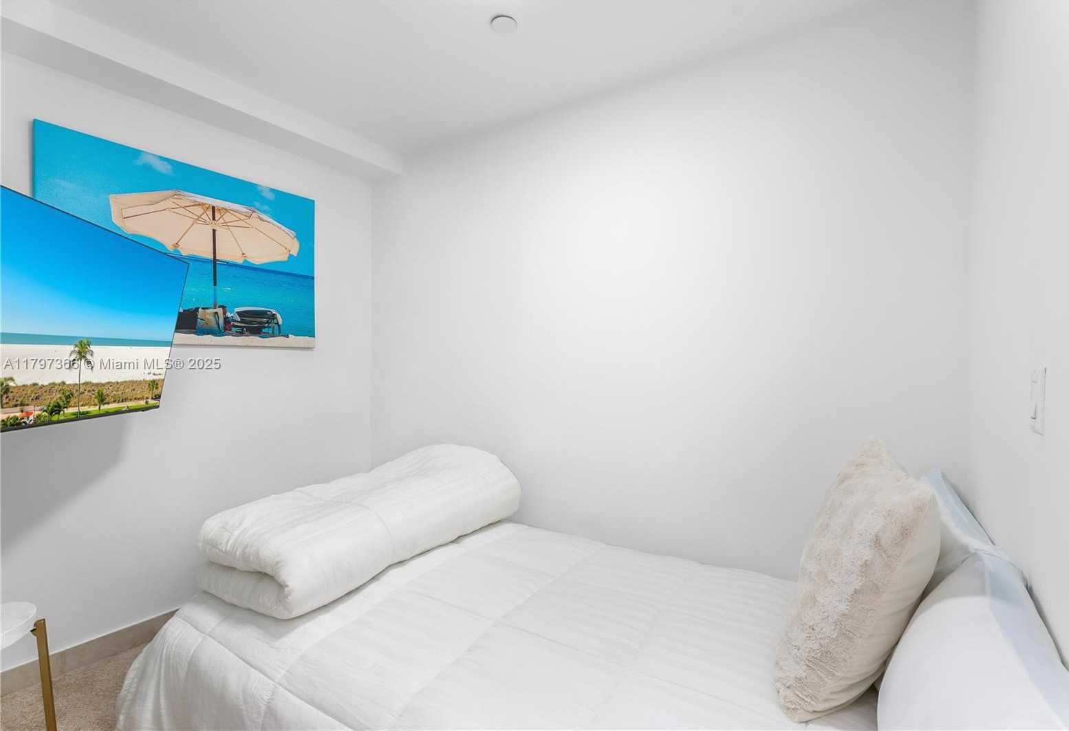 Small Image of 4779 COLLINS AVE #1008, Miami Beach Number 8