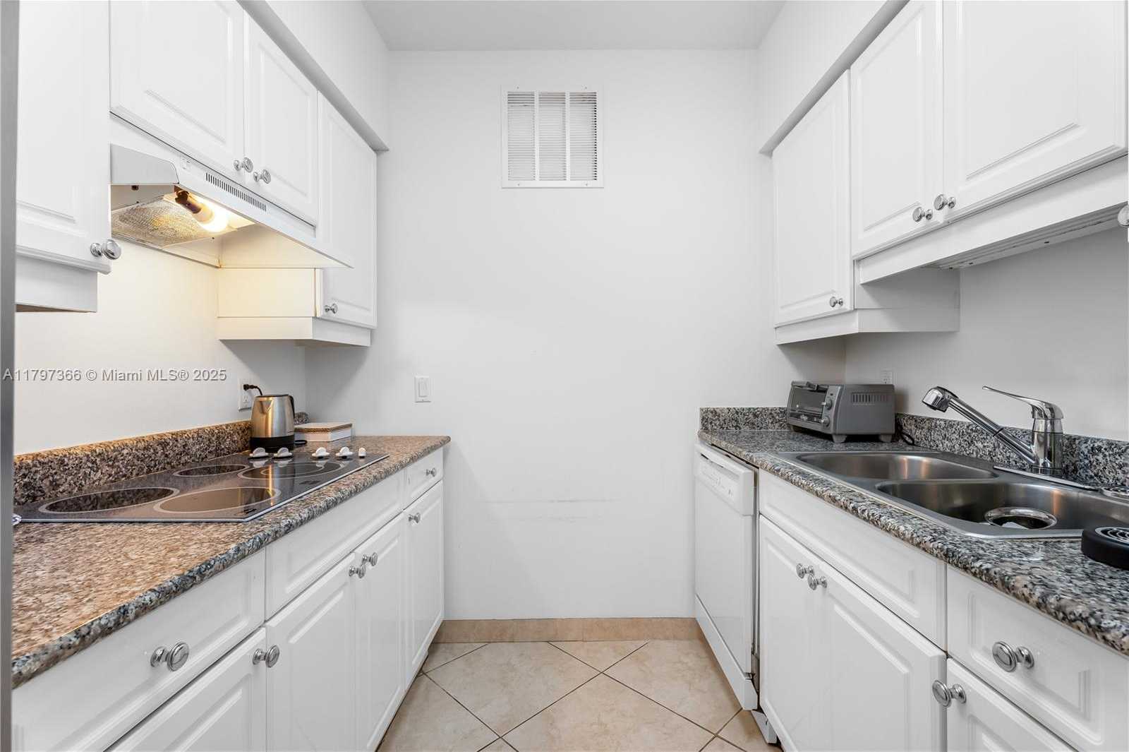 Small Image of 4779 COLLINS AVE #1008, Miami Beach Number 9
