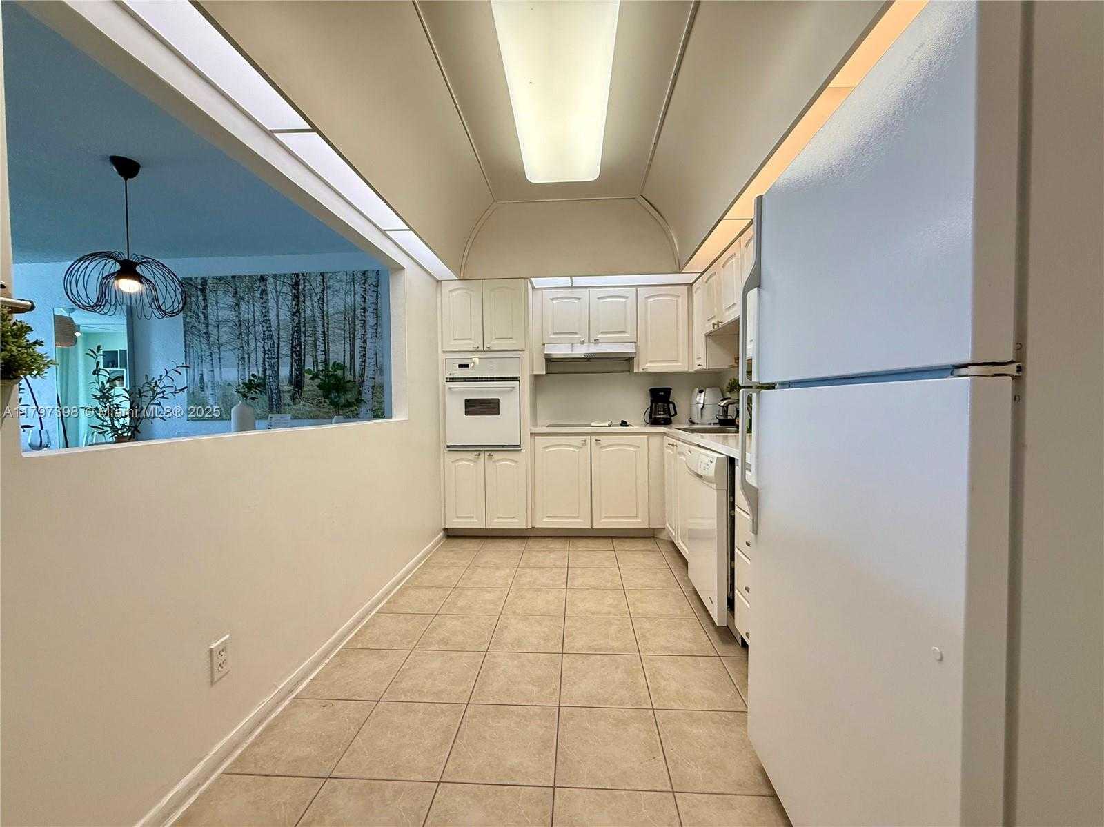 Small Image of 19370 COLLINS AVE #1214, Sunny Isles Beach Number 11