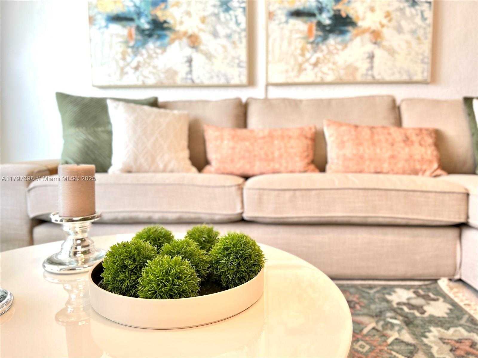 Small Image of 19370 COLLINS AVE #1214, Sunny Isles Beach Number 3