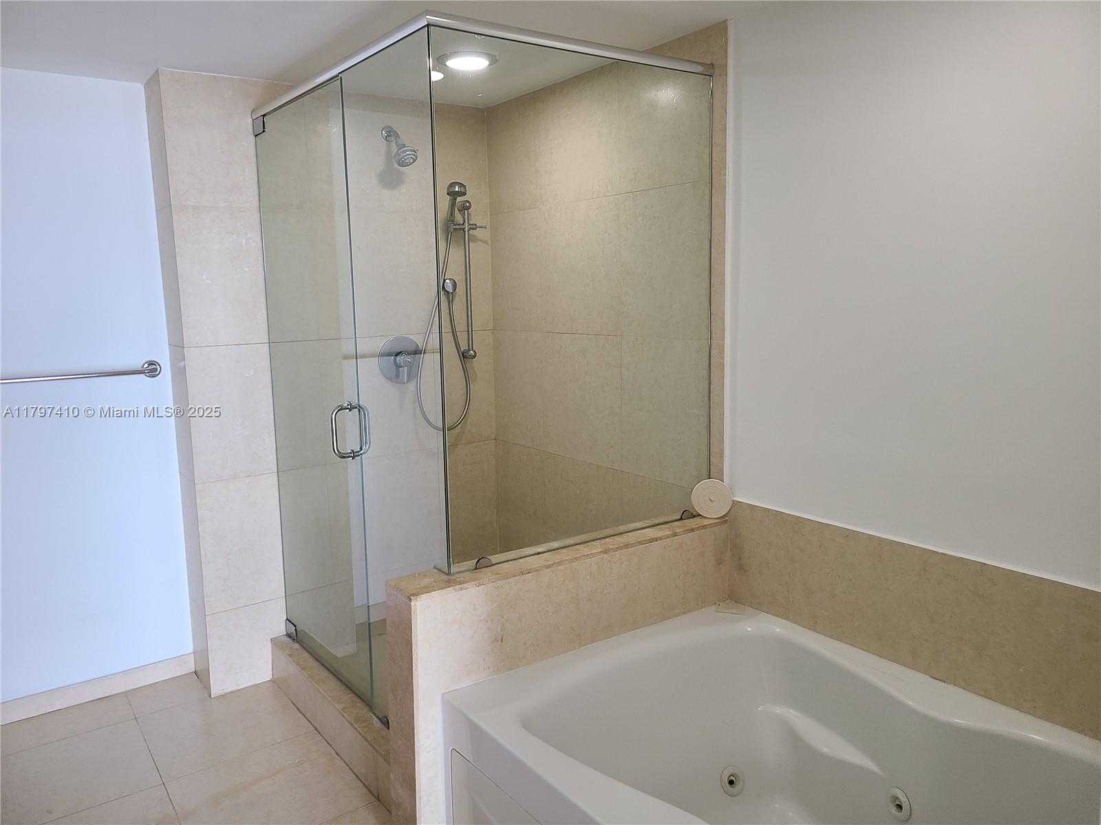 Small Image of 50 Biscayne Blvd, Miami, FL 33132, USA Number 10