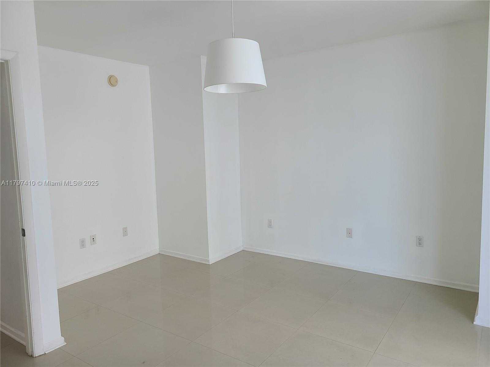 Small Image of 50 Biscayne Blvd, Miami, FL 33132, USA Number 11