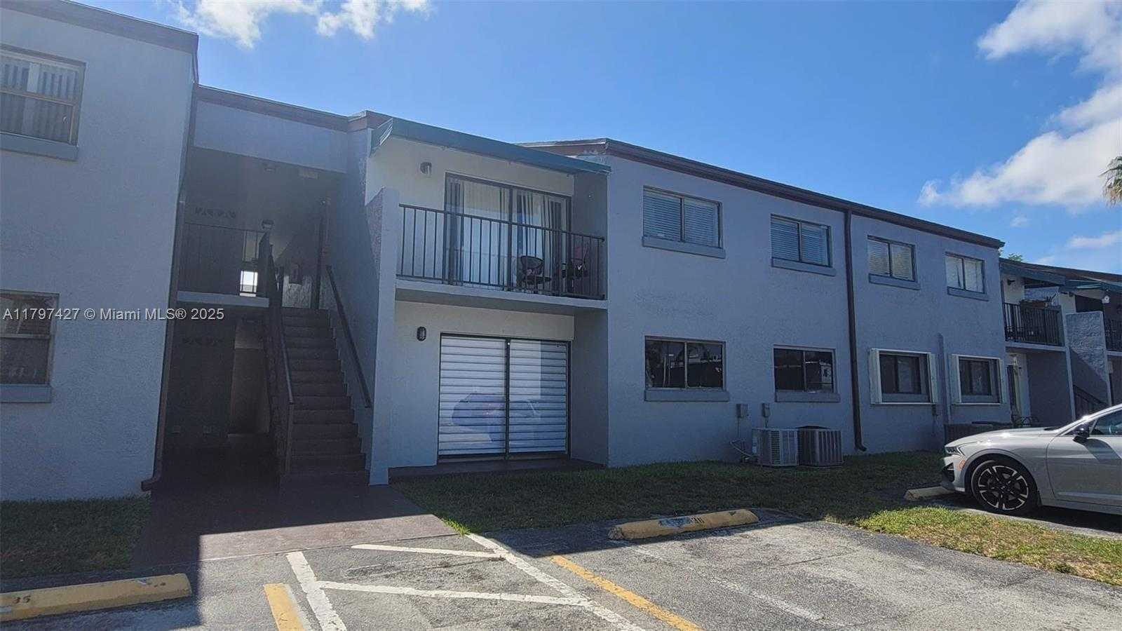 Small Image of 7405 SOUTH WEST 152 AV #3-206, Miami Number 4