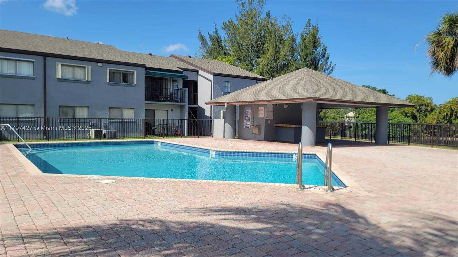 Small Image of 7405 SOUTH WEST 152 AV #3-206, Miami Number 5