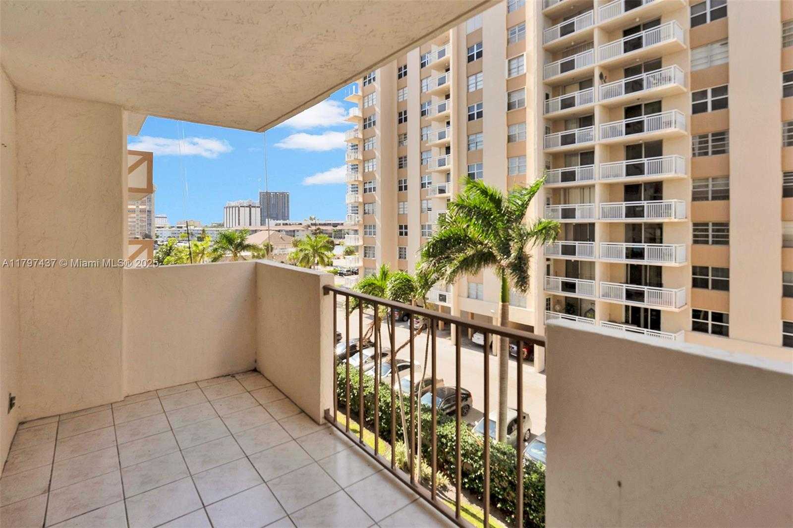 Small Image of 1865 SOUTH OCEAN DR #4C, Hallandale Beach Number 16