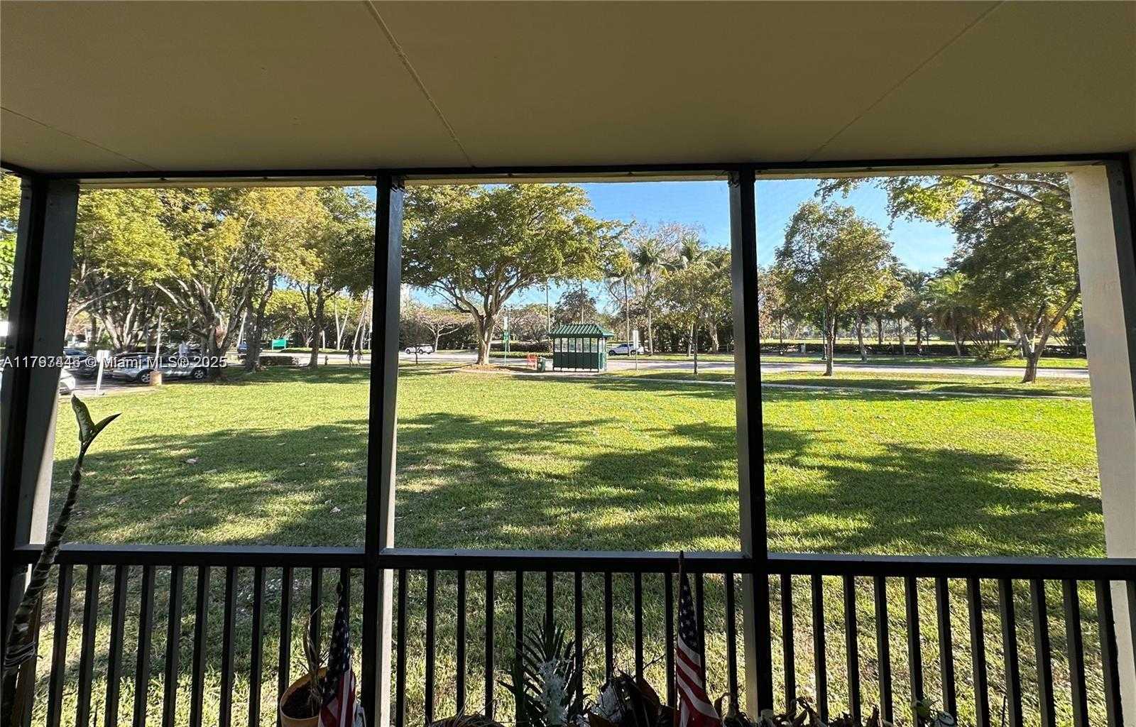 Small Image of 3301 NORTH COUNTRY CLUB DR #110, Aventura Number 2