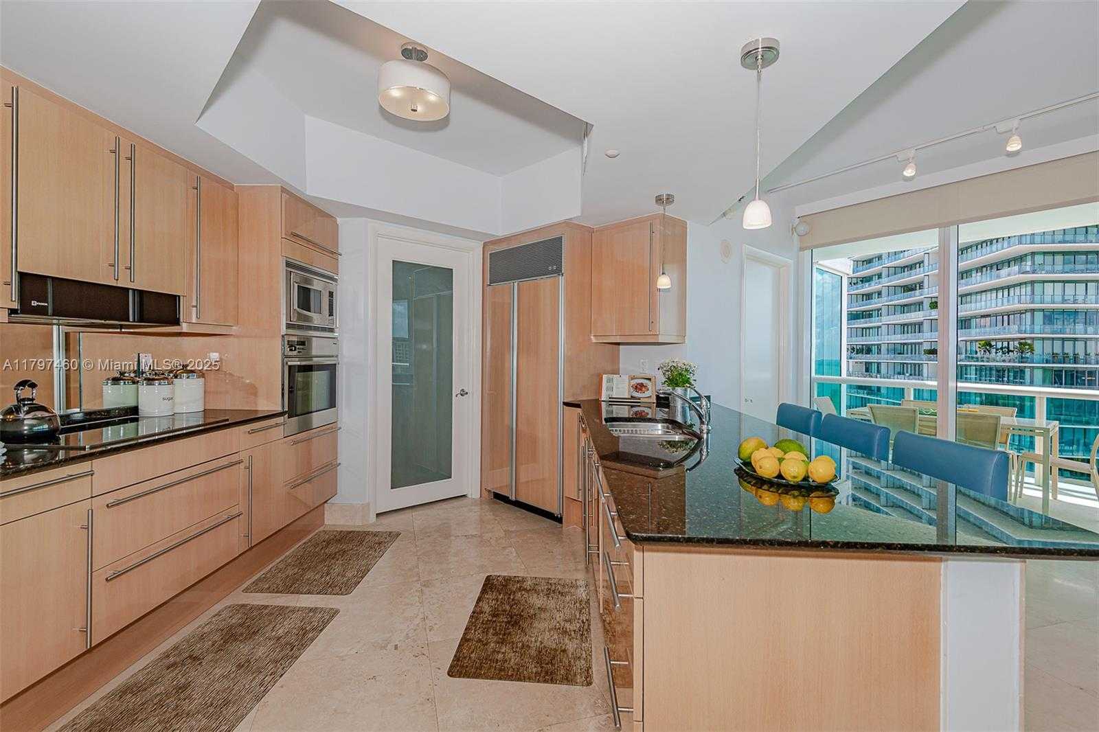 Small Image of 1000 SOUTH POINTE DRIVE #905, Miami Beach Number 10