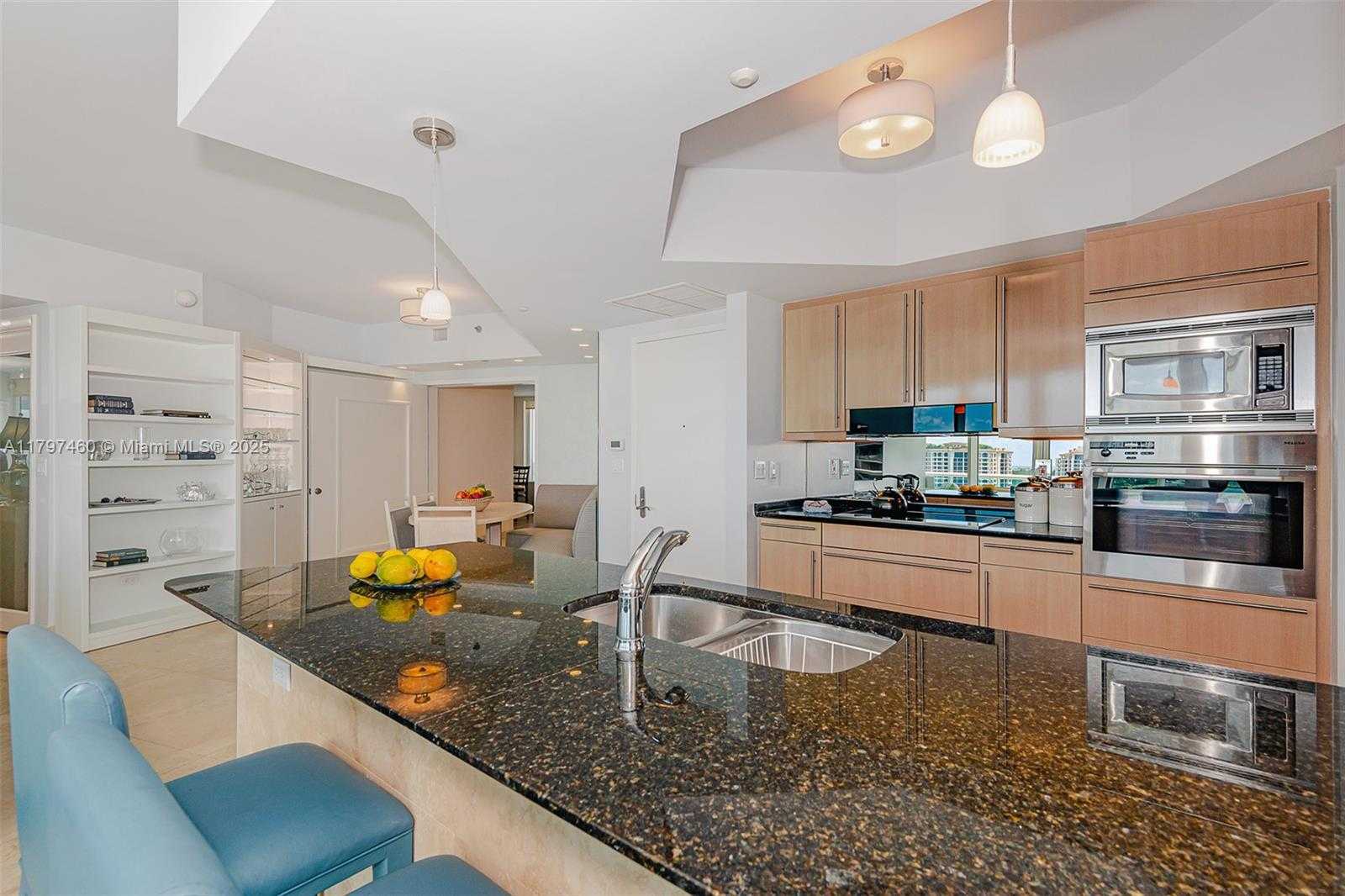 Small Image of 1000 SOUTH POINTE DRIVE #905, Miami Beach Number 13